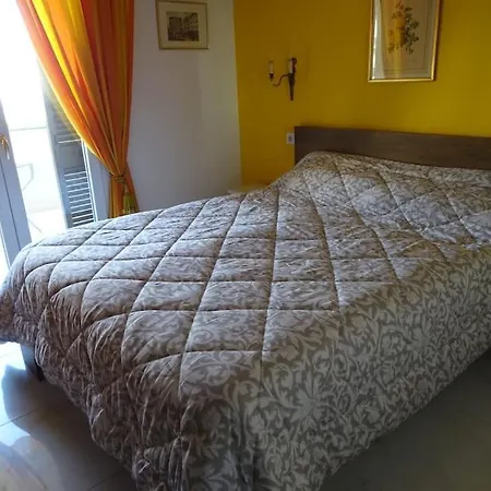 Apartment Moderno Y Renovado En Zona Residencial