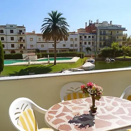 Moderno Y Renovado En Zona Residencial Apartment